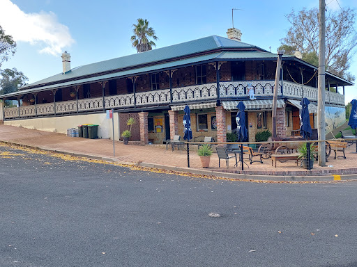 Wallendbeen Hotel